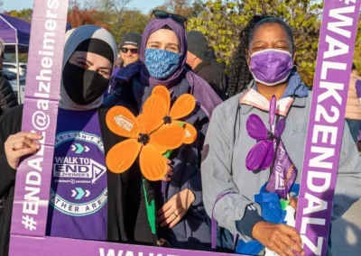 walk to end alzheimer's crowd